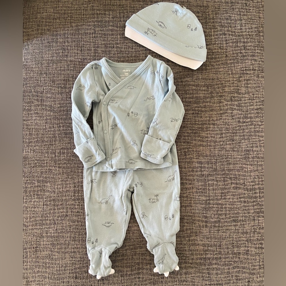 Carter’s 🦕 side snap top outfit with beanie